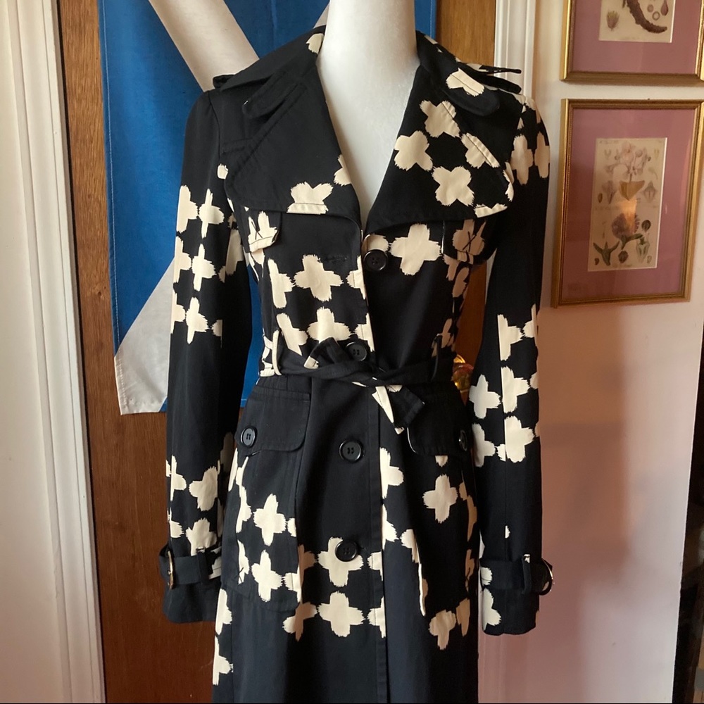 L.A.M.B XS Printed Trench Coat Black Cream Cross 2